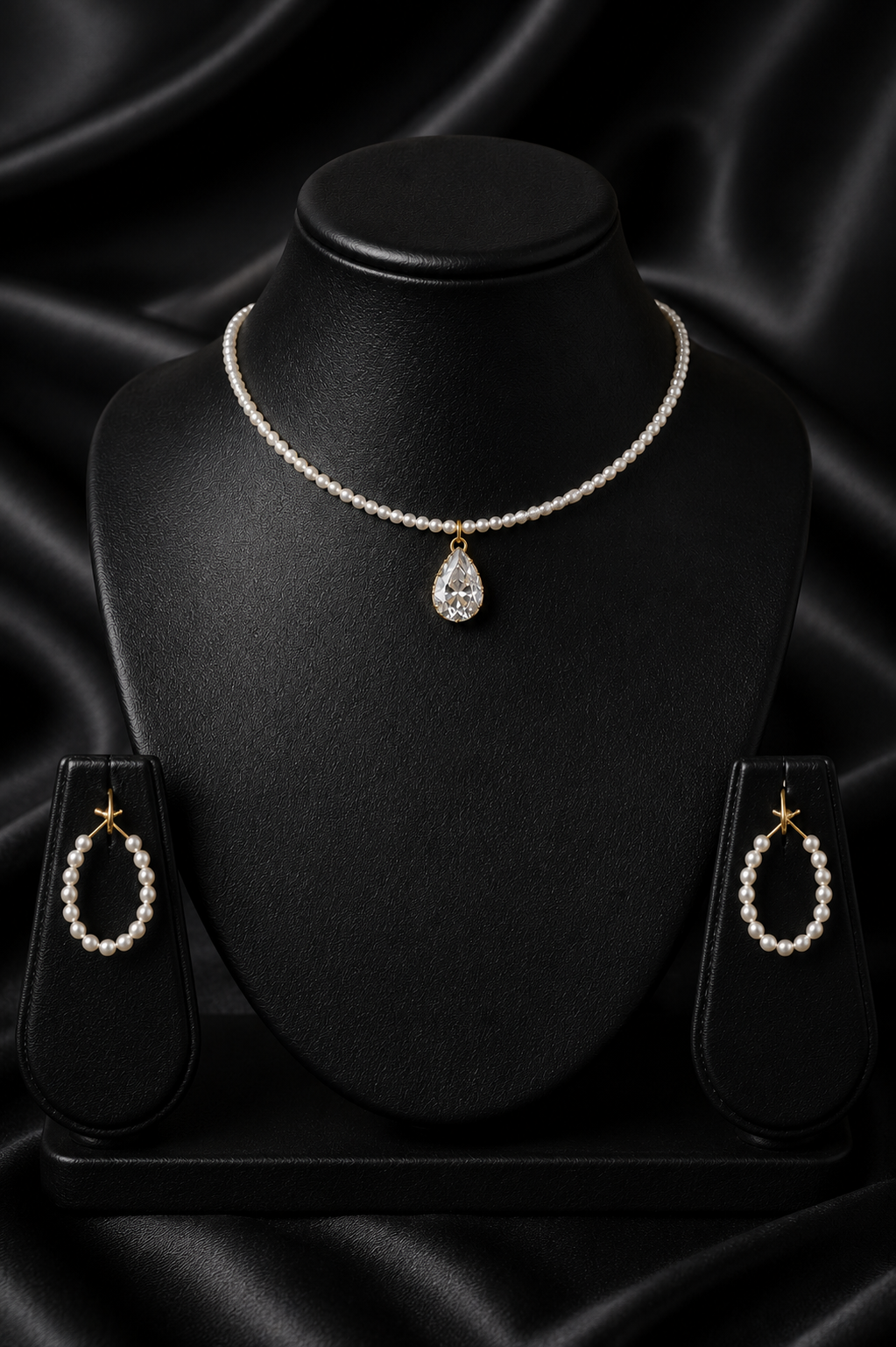 Pendant Pearl Choker with Pearl Hoops Set