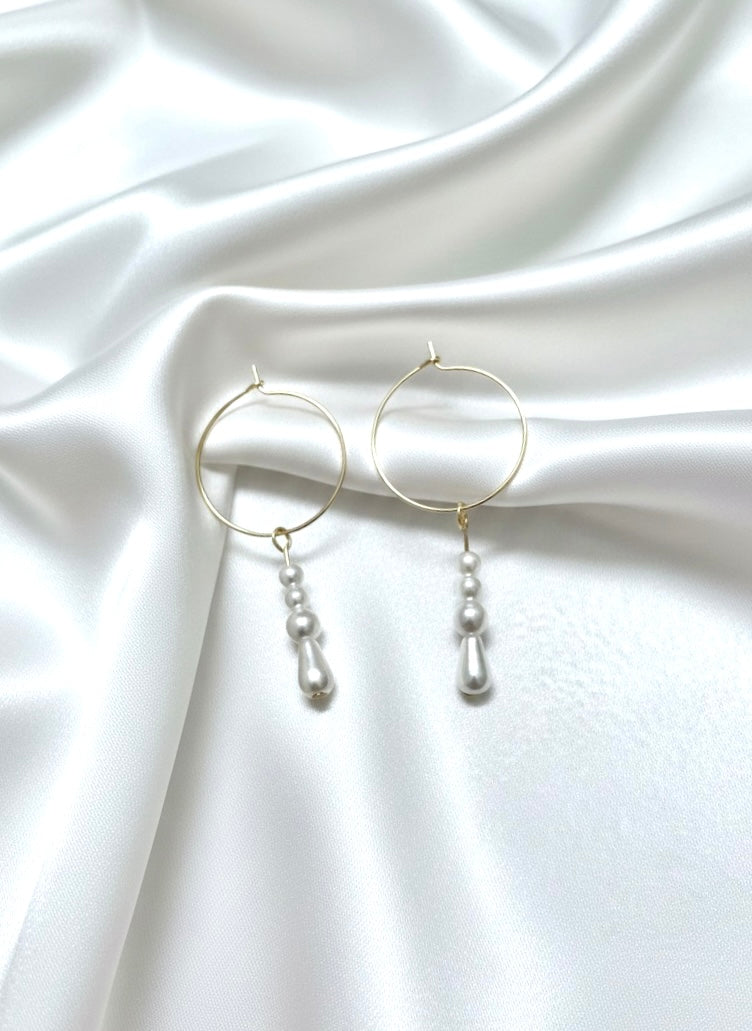 Amore Pearl Earring