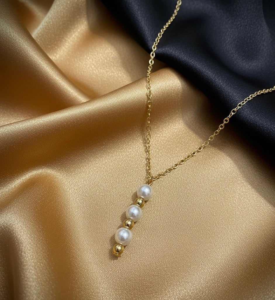 Dainty Triple Pearl Pendant Necklace