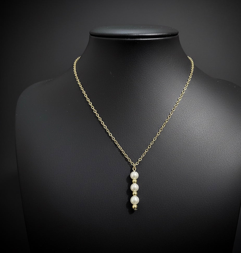Dainty Triple Pearl Pendant Necklace