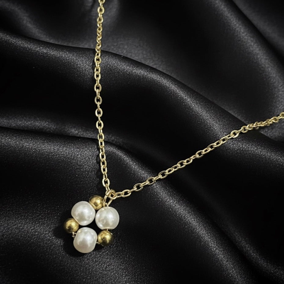 Pearl Cluster Gold Necklace