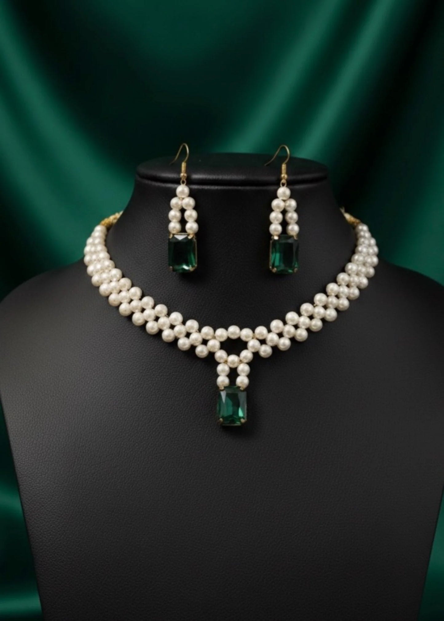 Simulated Emerald & Pearls Set
